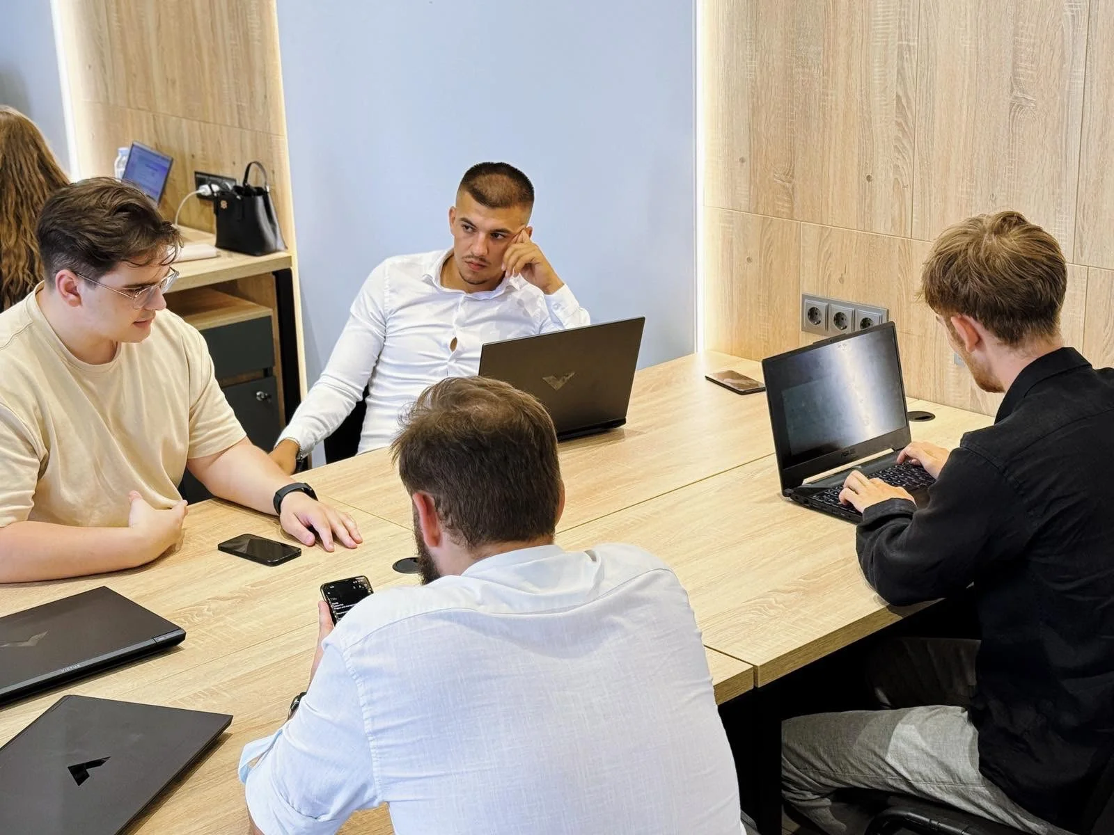 Colaborare și mentorat în afaceri